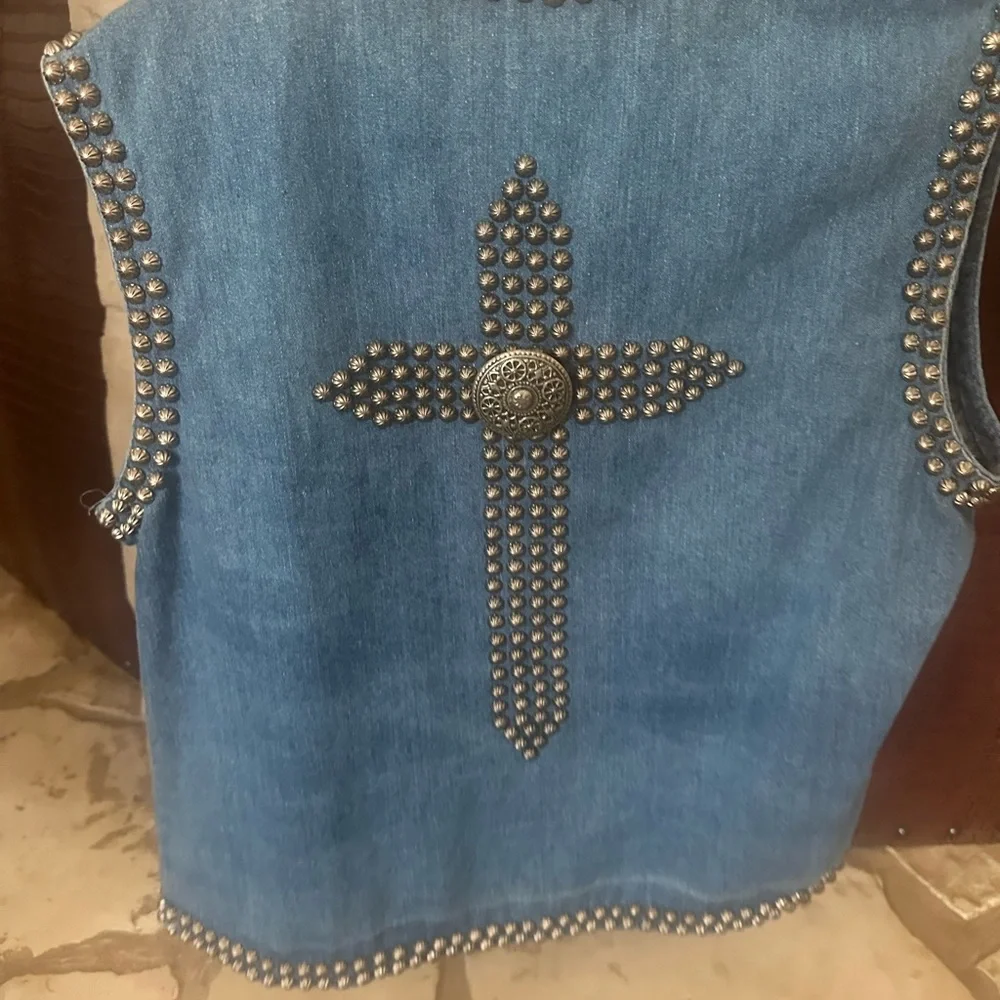 Double D Ranch Blue Denim Vest with Stud Accents - Picture 2 of 4